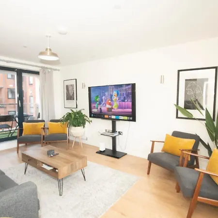 Spacious 4Br 4Ba Gated Townhouse With Balconies, Central Jq Birmingham Exterior photo